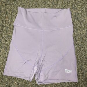 KEFI USA essential short 2